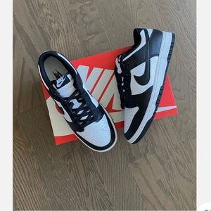 NIKE DUNKS (Oreo, W.9)